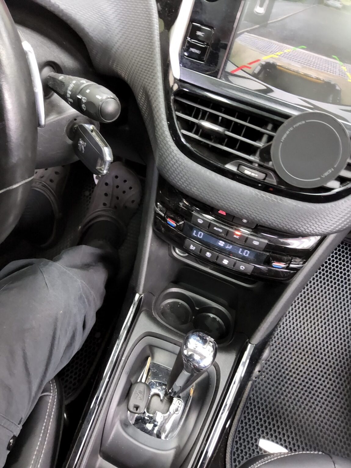 PEUGEOT 2008 1.6 e-HDi FELINE L 2016 - zdjęcie 19