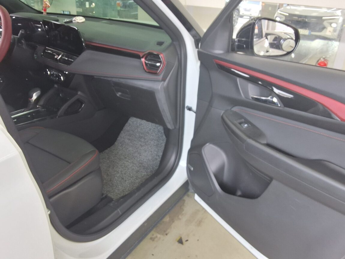 CHEVROLET (DAEWOO) THE NEW TRAILBLAZER 1.35 GASOLINE RS 2025 - zdjęcie 14