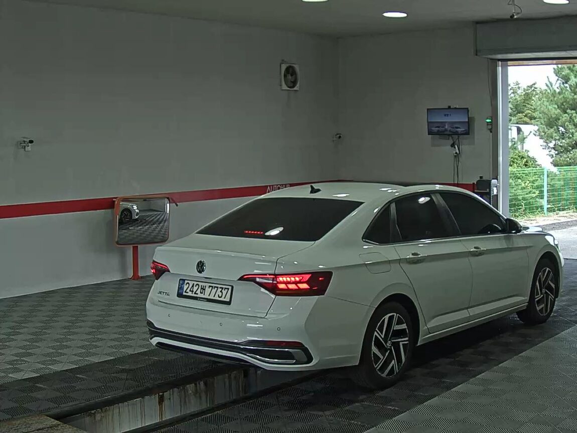 VOLKSWAGEN JETTA (7TH GEN) 1.5 TSI PRESTIGE 2023 - zdjęcie 5
