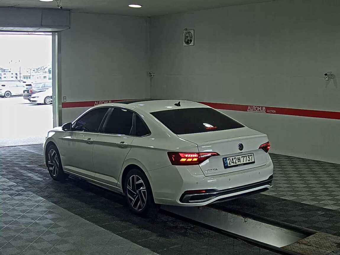 VOLKSWAGEN JETTA (7TH GEN) 1.5 TSI PRESTIGE 2023 - zdjęcie 6
