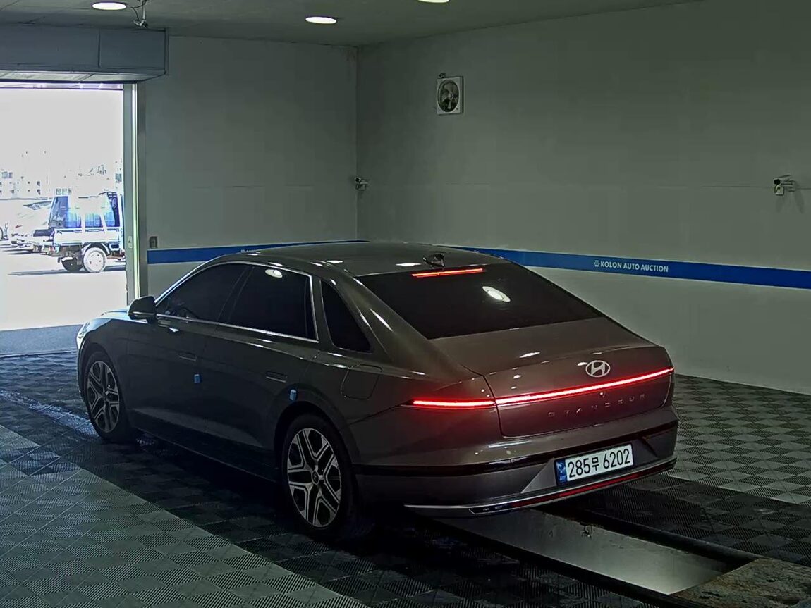 HYUNDAI THE ALL NEW GRANDEUR GASOLINE 2.5 EXCLUSIVE 2023 - zdjęcie 6