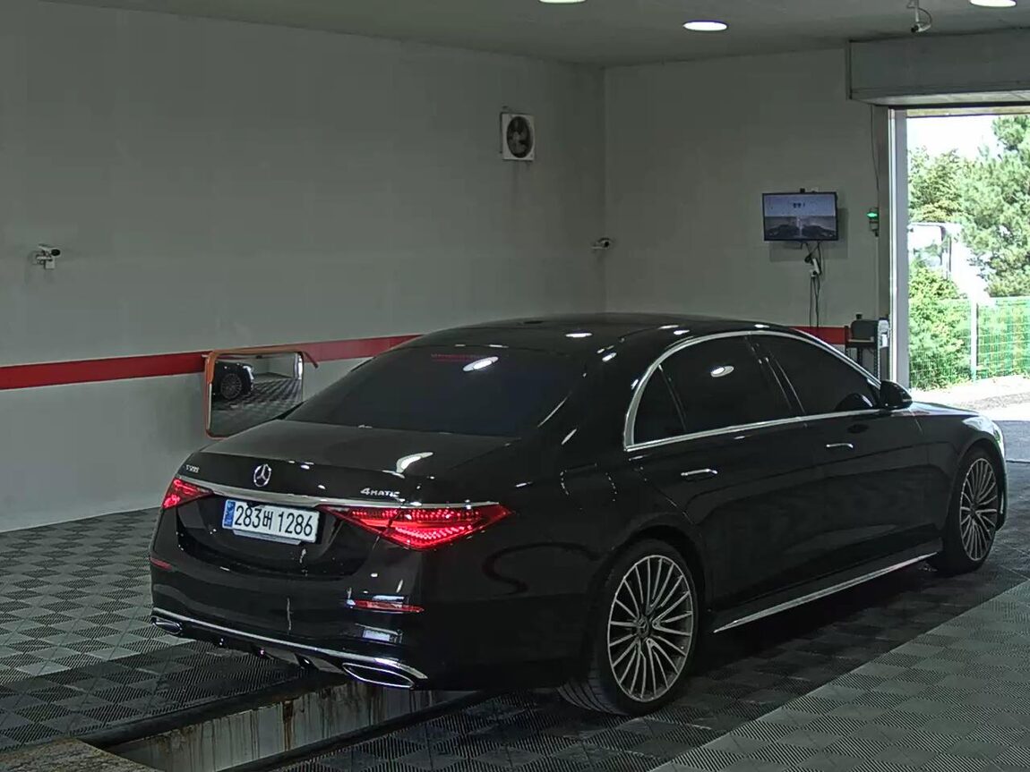 MERCEDES-BENZ S-CLASS (7TH GEN) S500L 4MATIC 2023 - zdjęcie 5
