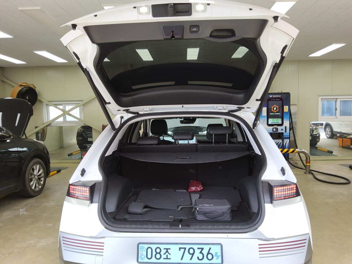 HYUNDAI IONIQ 5 EV 2WD LONG RANGE PRESTIGE 2022 - zdjęcie 15