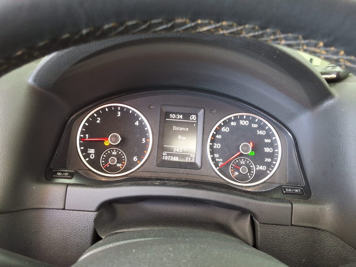 VOLKSWAGEN TIGUAN 2.0 TDI BLUEMOTION PREMIUM 2016 - zdjęcie 10