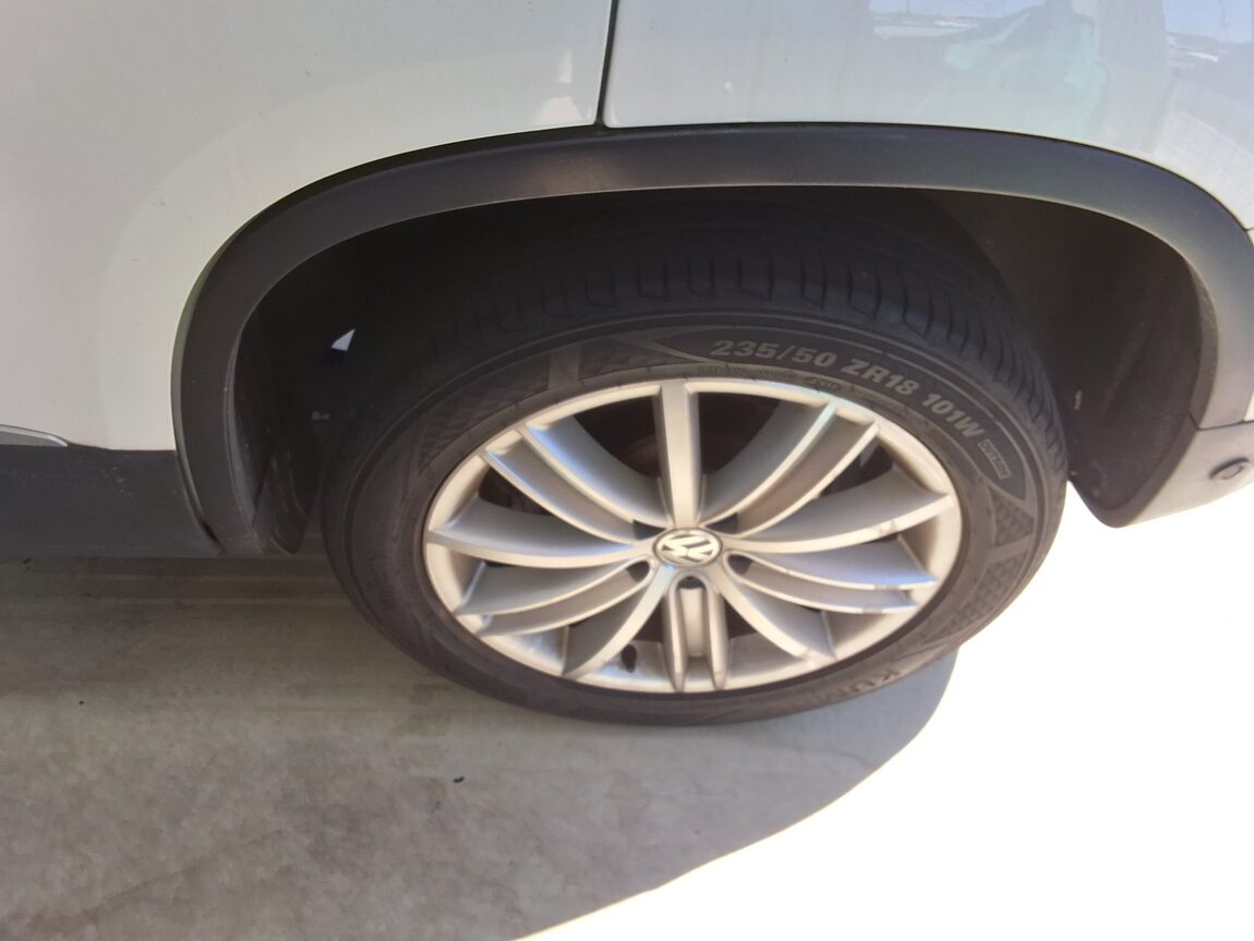 VOLKSWAGEN TIGUAN 2.0 TDI BLUEMOTION PREMIUM 2016 - zdjęcie 20