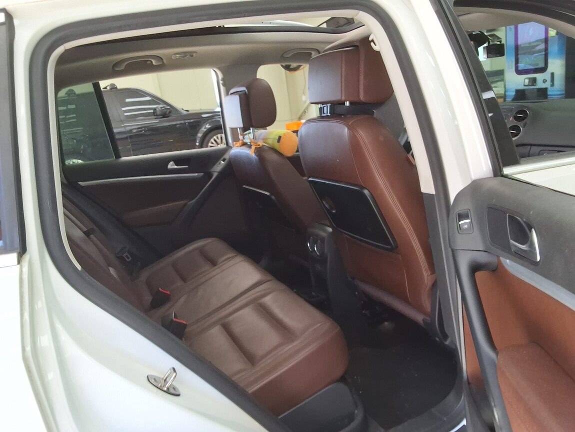 VOLKSWAGEN TIGUAN 2.0 TDI BLUEMOTION PREMIUM 2016 - zdjęcie 14