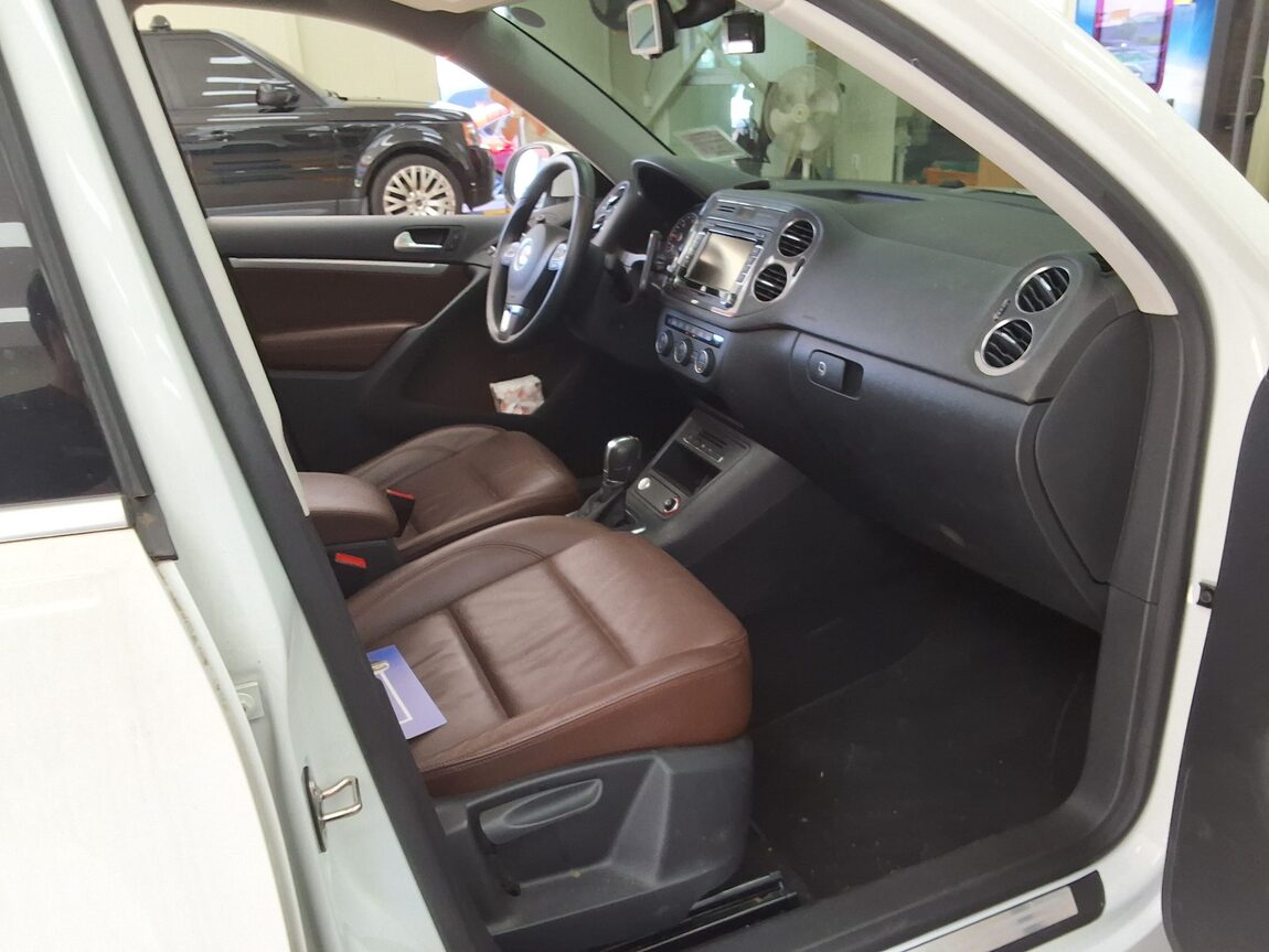 VOLKSWAGEN TIGUAN 2.0 TDI BLUEMOTION PREMIUM 2016 - zdjęcie 15