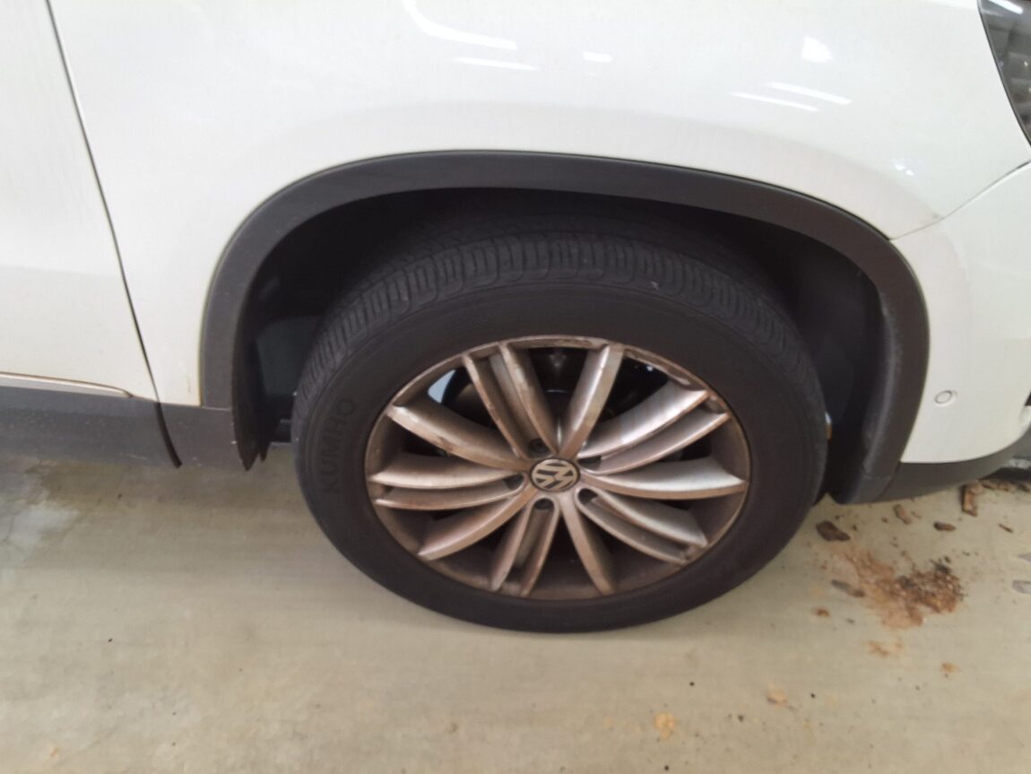 VOLKSWAGEN TIGUAN 2.0 TDI BLUEMOTION PREMIUM 2016 - zdjęcie 21