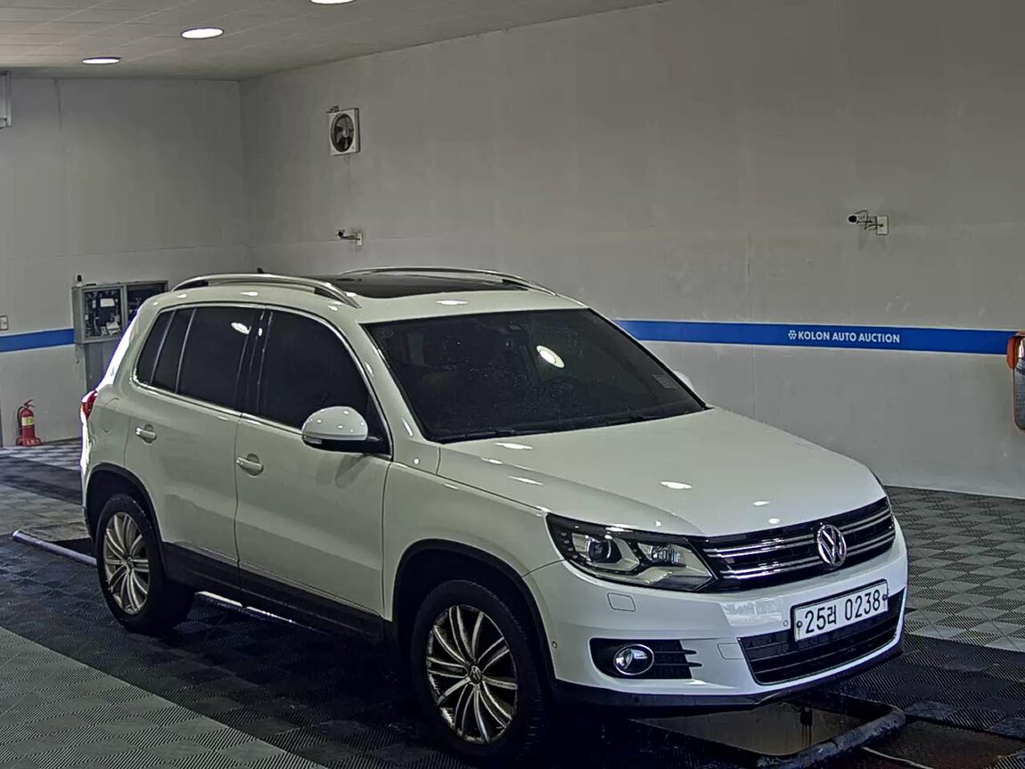 VOLKSWAGEN TIGUAN 2.0 TDI BLUEMOTION PREMIUM 2016 - zdjęcie 3