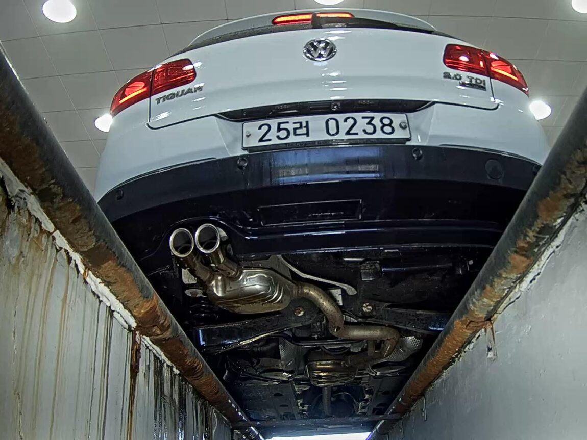 VOLKSWAGEN TIGUAN 2.0 TDI BLUEMOTION PREMIUM 2016 - zdjęcie 8