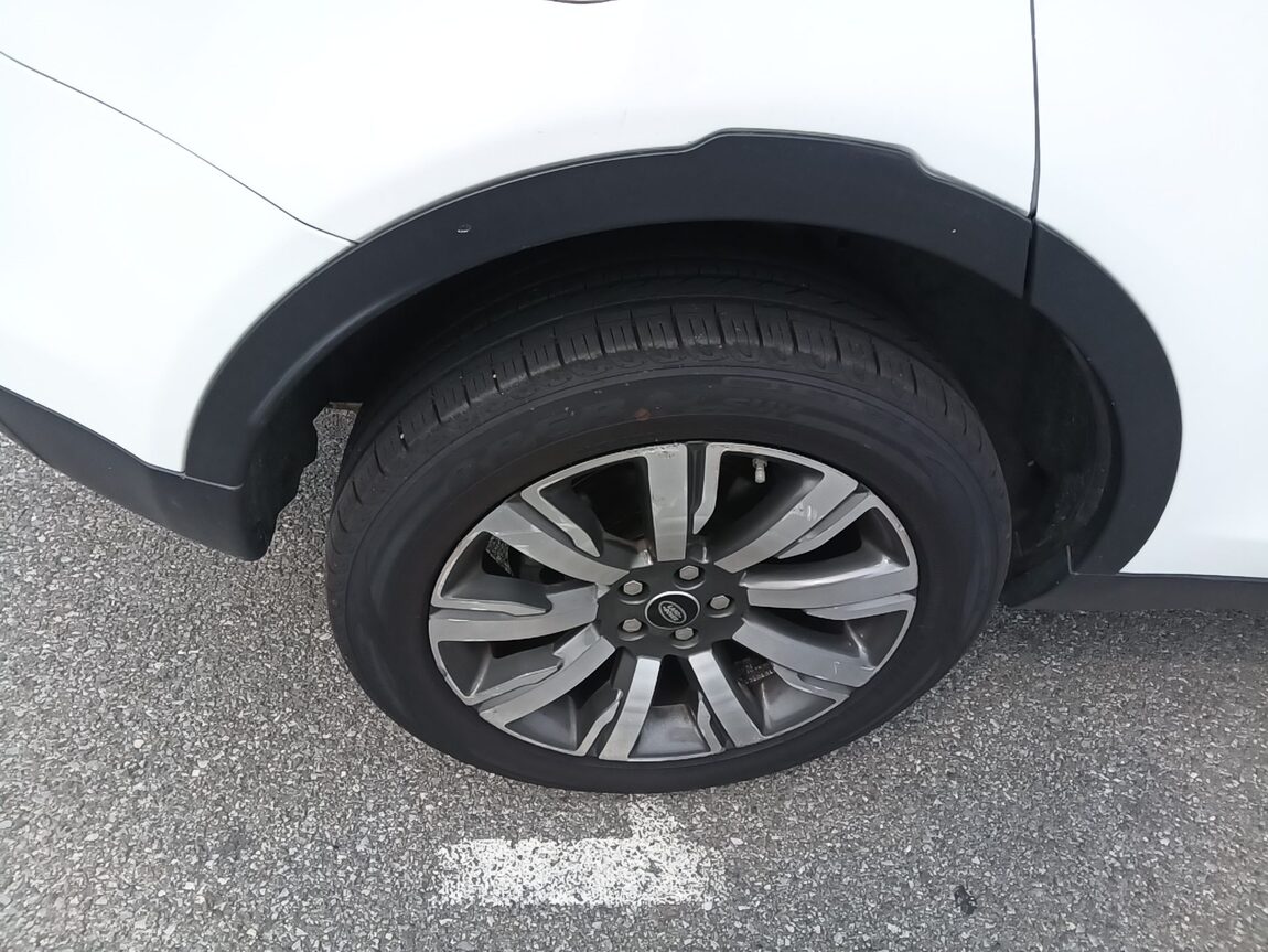 LAND ROVER DISCOVERY SPORT 2.0 TD4 HSE LUXURY 2019 - zdjęcie 27