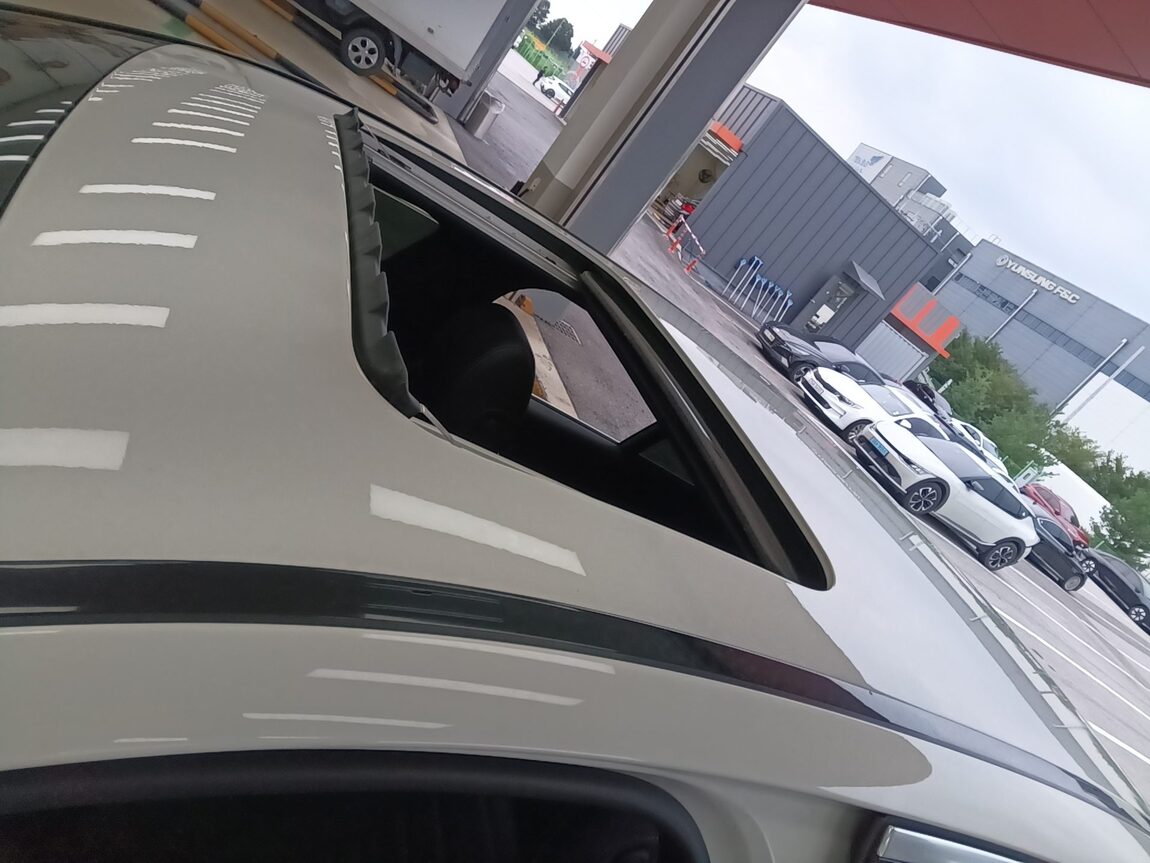 MERCEDES-BENZ E-CLASS (5TH GEN) E250 EXCLUSIVE 2021 - zdjęcie 19