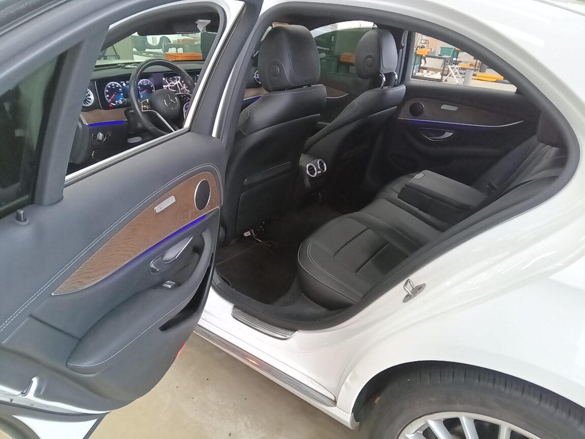 MERCEDES-BENZ E-CLASS (5TH GEN) E250 EXCLUSIVE 2021 - zdjęcie 12