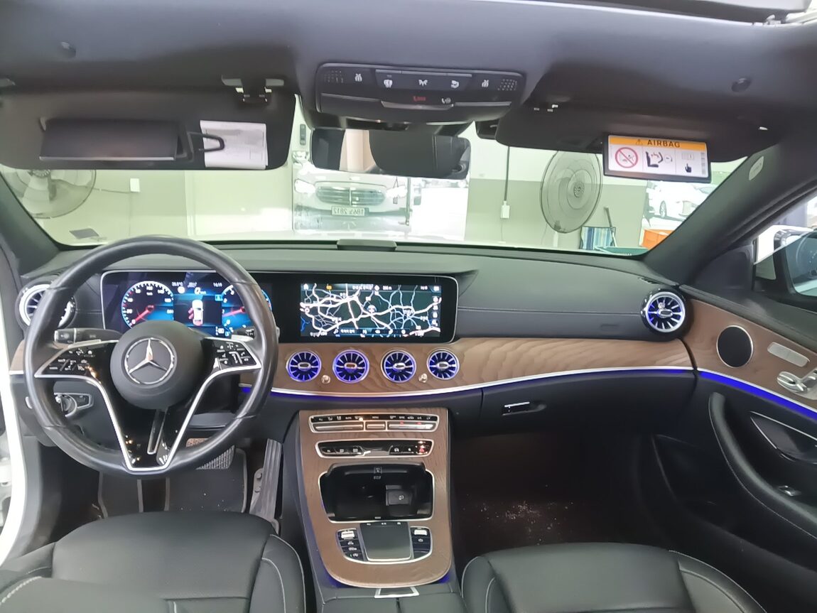 MERCEDES-BENZ E-CLASS (5TH GEN) E250 EXCLUSIVE 2021 - zdjęcie 20