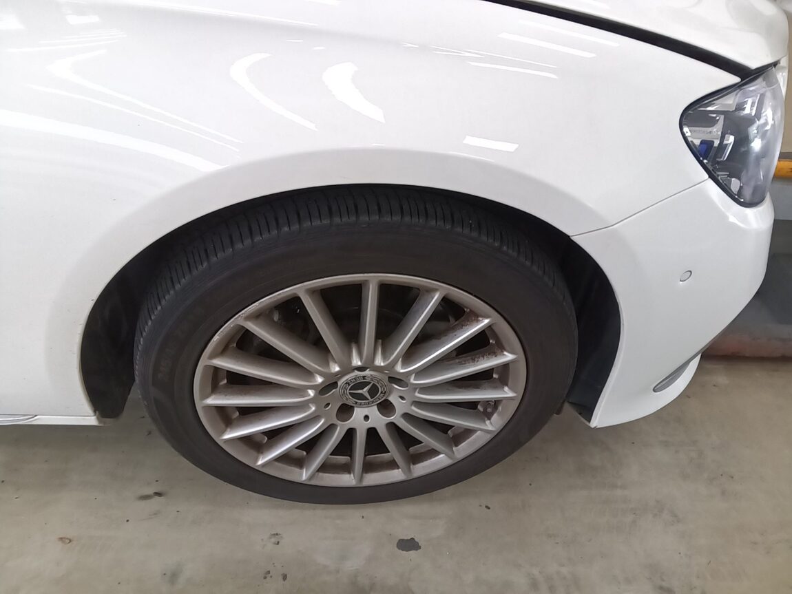 MERCEDES-BENZ E-CLASS (5TH GEN) E250 EXCLUSIVE 2021 - zdjęcie 29