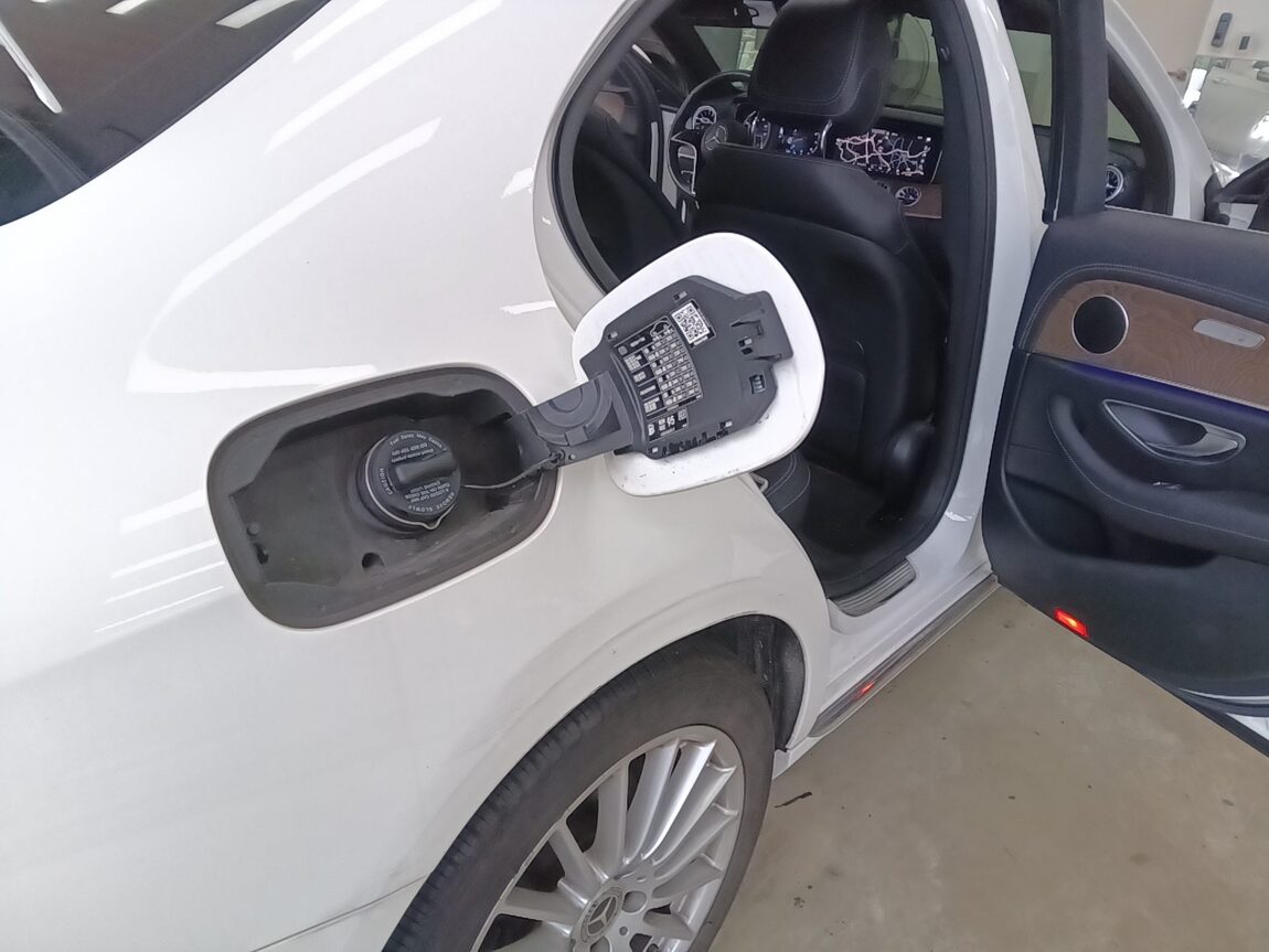 MERCEDES-BENZ E-CLASS (5TH GEN) E250 EXCLUSIVE 2021 - zdjęcie 22
