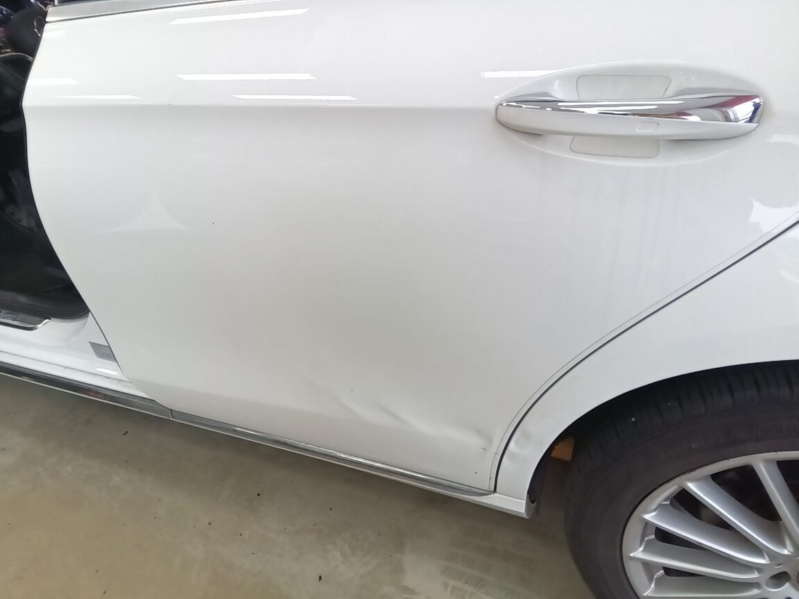 MERCEDES-BENZ E-CLASS (5TH GEN) E250 EXCLUSIVE 2021 - zdjęcie 23