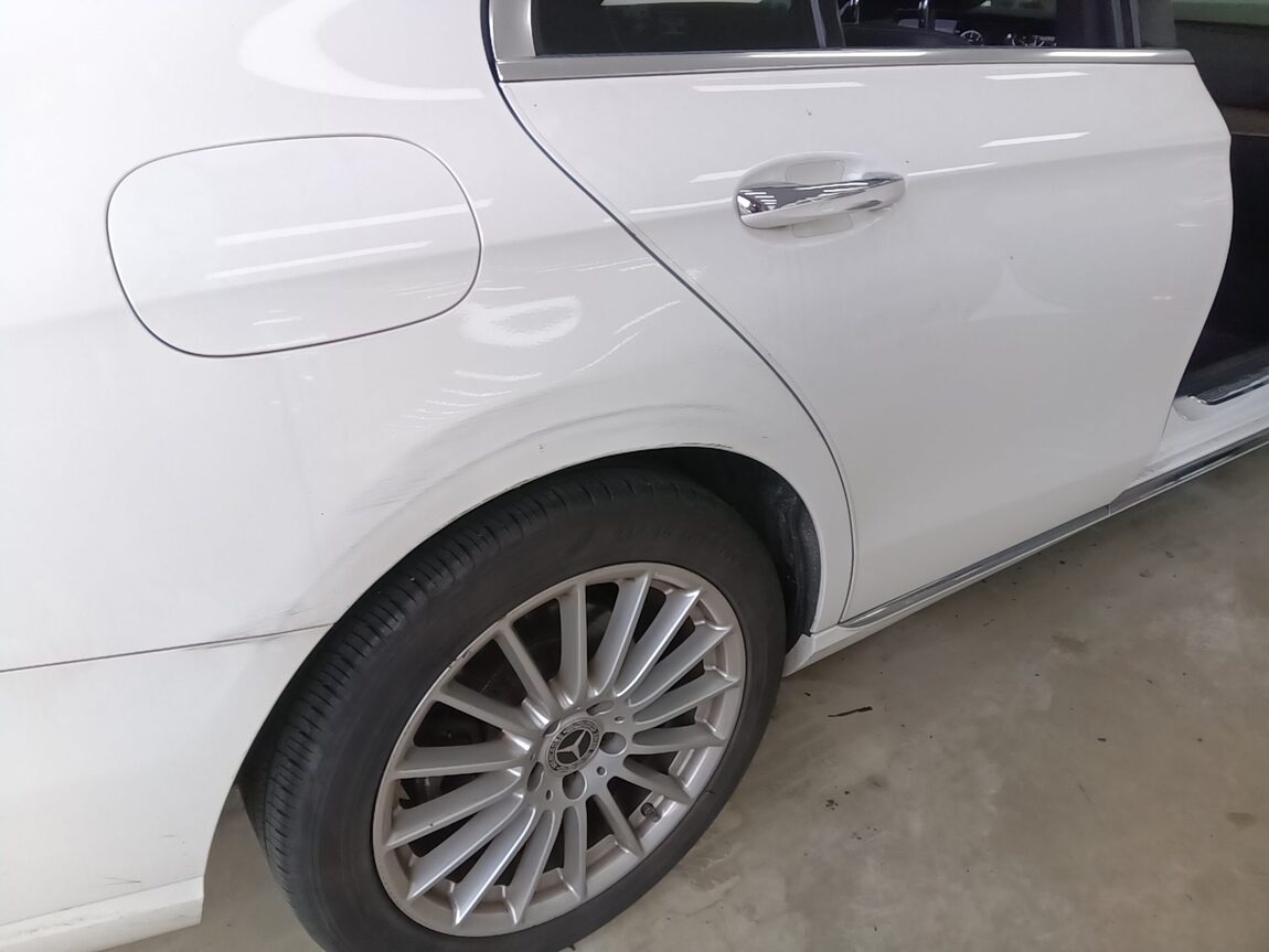 MERCEDES-BENZ E-CLASS (5TH GEN) E250 EXCLUSIVE 2021 - zdjęcie 24