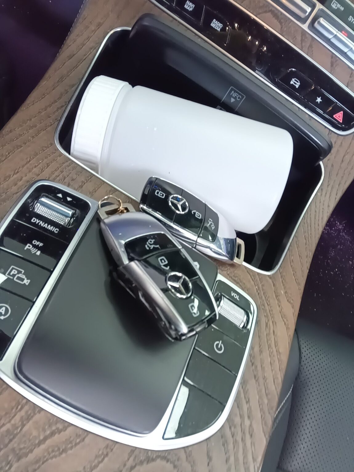 MERCEDES-BENZ E-CLASS (5TH GEN) E250 EXCLUSIVE 2021 - zdjęcie 31
