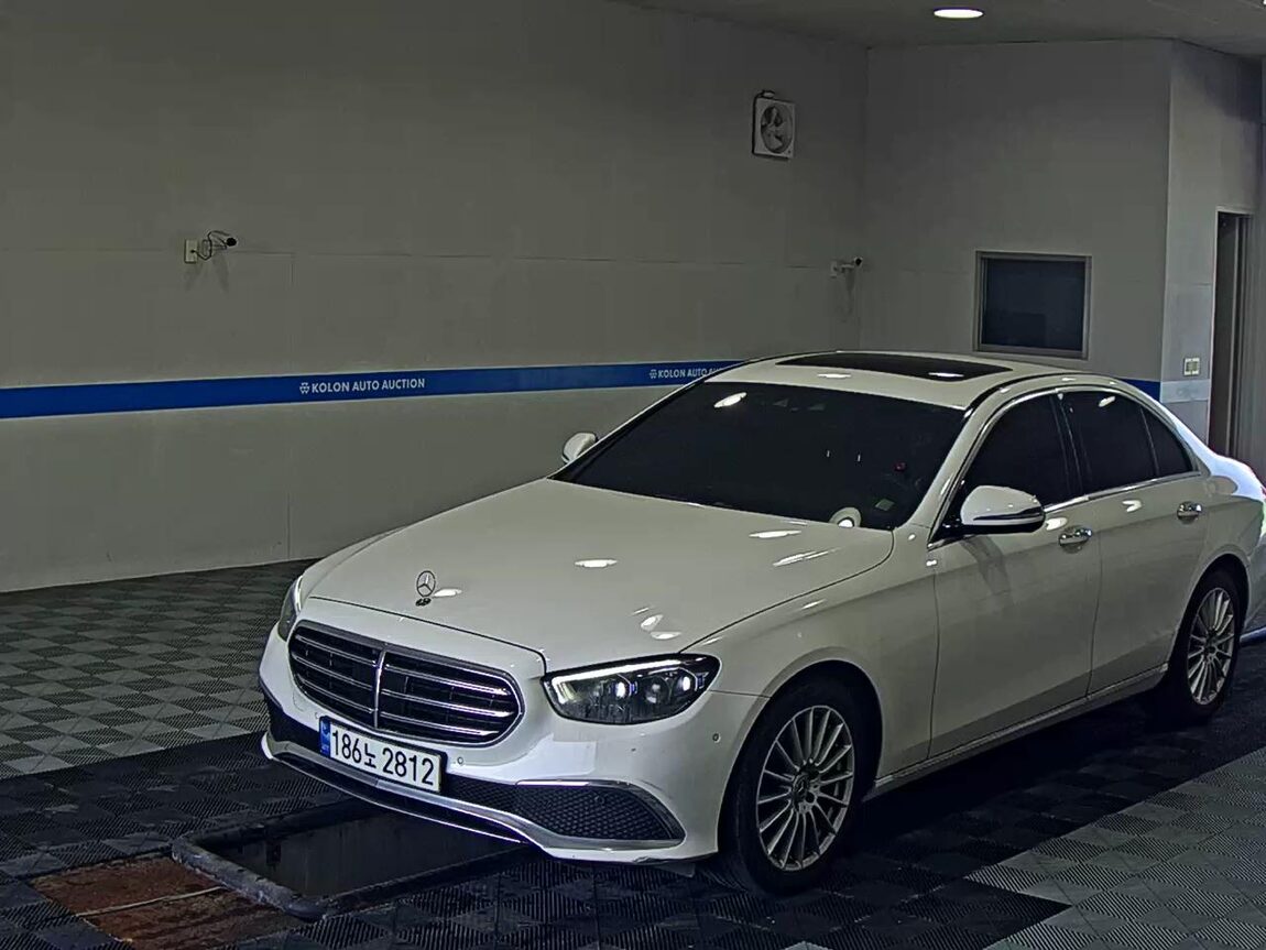 MERCEDES-BENZ E-CLASS (5TH GEN) E250 EXCLUSIVE 2021 - zdjęcie 2