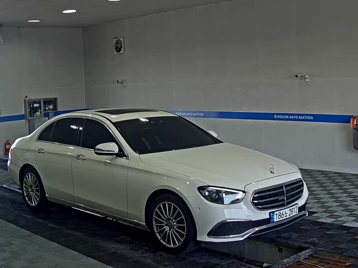 MERCEDES-BENZ E-CLASS (5TH GEN) E250 EXCLUSIVE 2021 - zdjęcie 3
