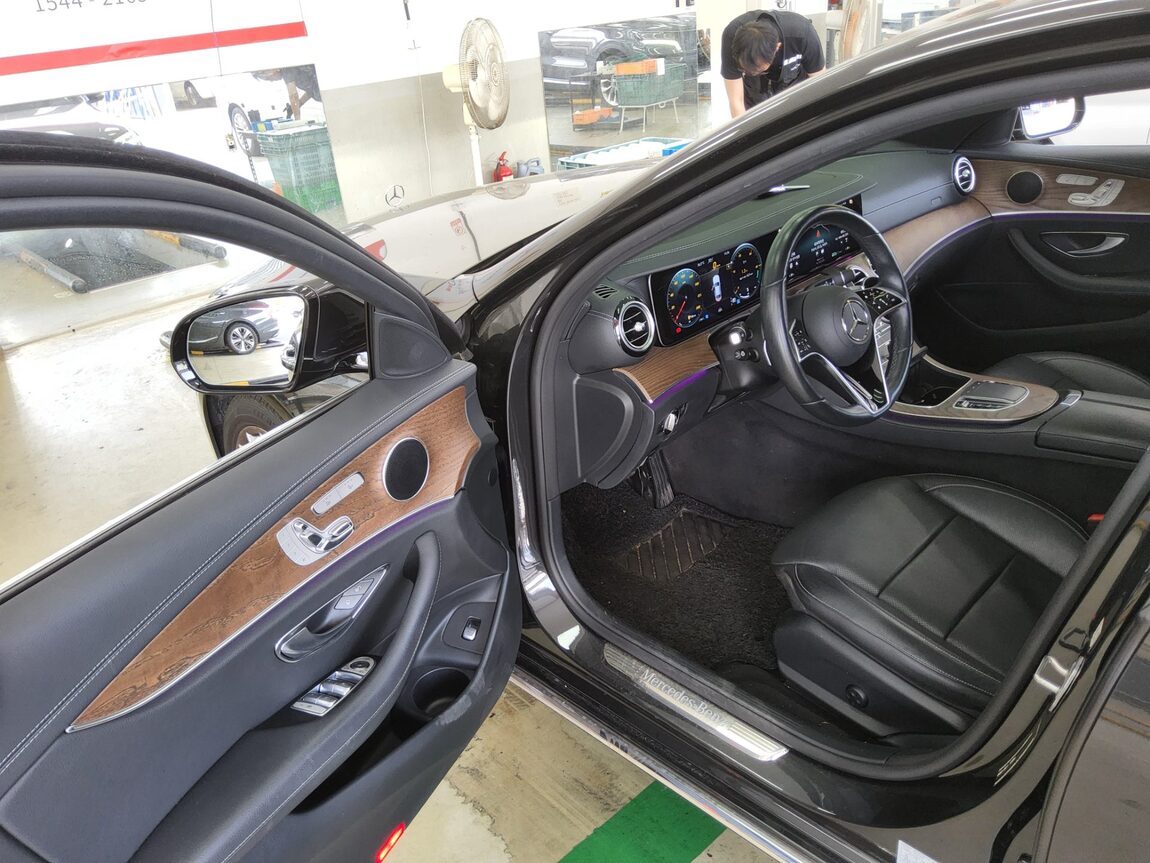 MERCEDES-BENZ E-CLASS (5TH GEN) E250 EXCLUSIVE 2021 - zdjęcie 10