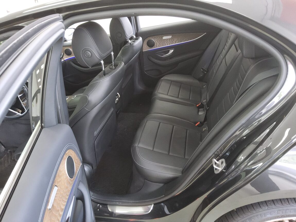 MERCEDES-BENZ E-CLASS (5TH GEN) E250 EXCLUSIVE 2021 - zdjęcie 12