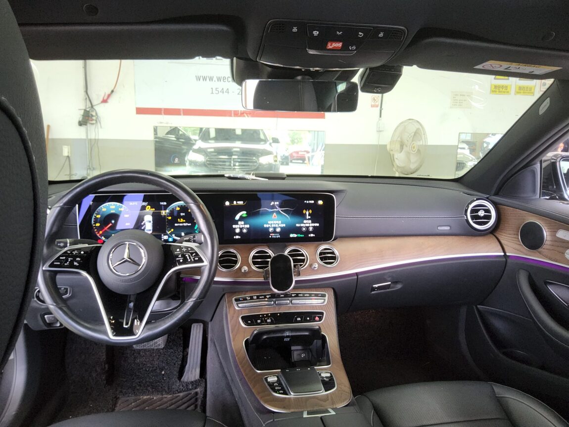 MERCEDES-BENZ E-CLASS (5TH GEN) E250 EXCLUSIVE 2021 - zdjęcie 11