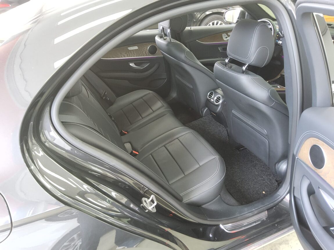 MERCEDES-BENZ E-CLASS (5TH GEN) E250 EXCLUSIVE 2021 - zdjęcie 13