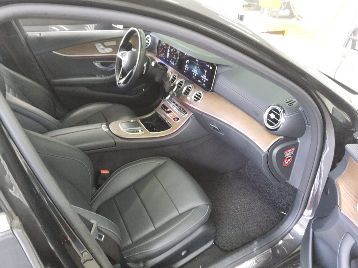 MERCEDES-BENZ E-CLASS (5TH GEN) E250 EXCLUSIVE 2021 - zdjęcie 14