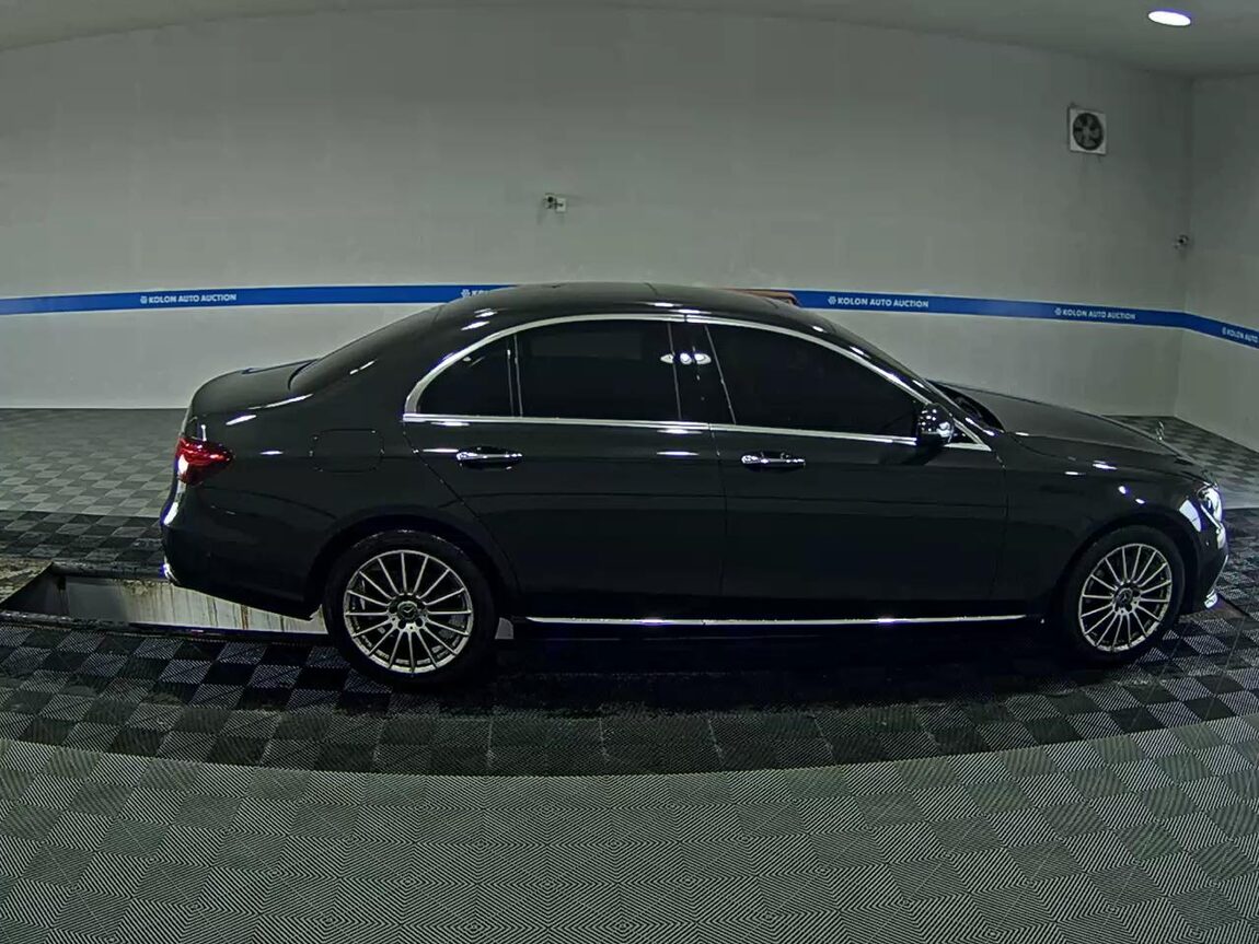 MERCEDES-BENZ E-CLASS (5TH GEN) E250 EXCLUSIVE 2021 - zdjęcie 4