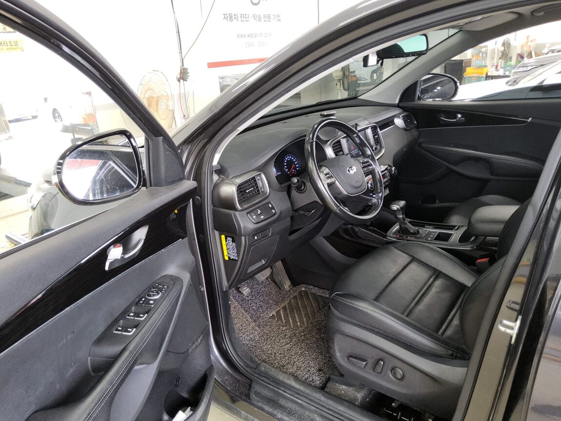 KIA THE NEW SORENTO DIESEL R2.2 4WD PRESTIGE 2020 - zdjęcie 10