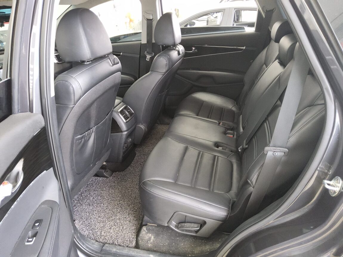 KIA THE NEW SORENTO DIESEL R2.2 4WD PRESTIGE 2020 - zdjęcie 12