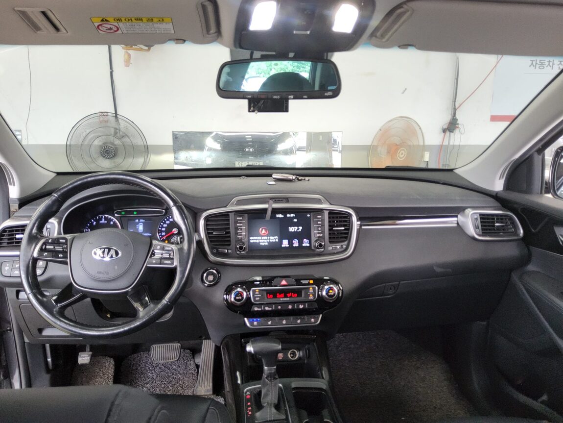 KIA THE NEW SORENTO DIESEL R2.2 4WD PRESTIGE 2020 - zdjęcie 11
