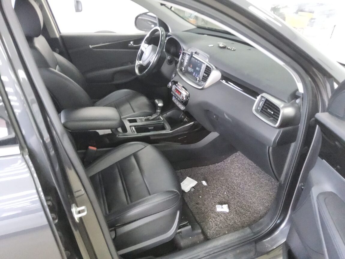 KIA THE NEW SORENTO DIESEL R2.2 4WD PRESTIGE 2020 - zdjęcie 14