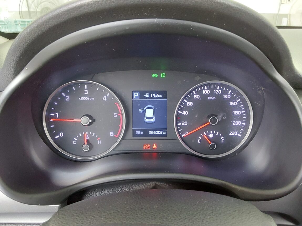 KIA STONIC U2 1.6 DIESEL TRENDY 2018 - zdjęcie 9