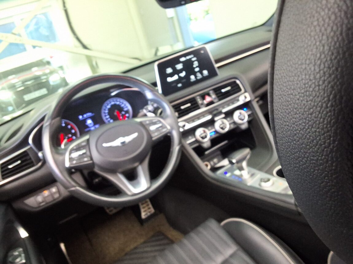 GENESIS G70 3.3T SPORTS AWD ADVANCED 2018 - zdjęcie 12
