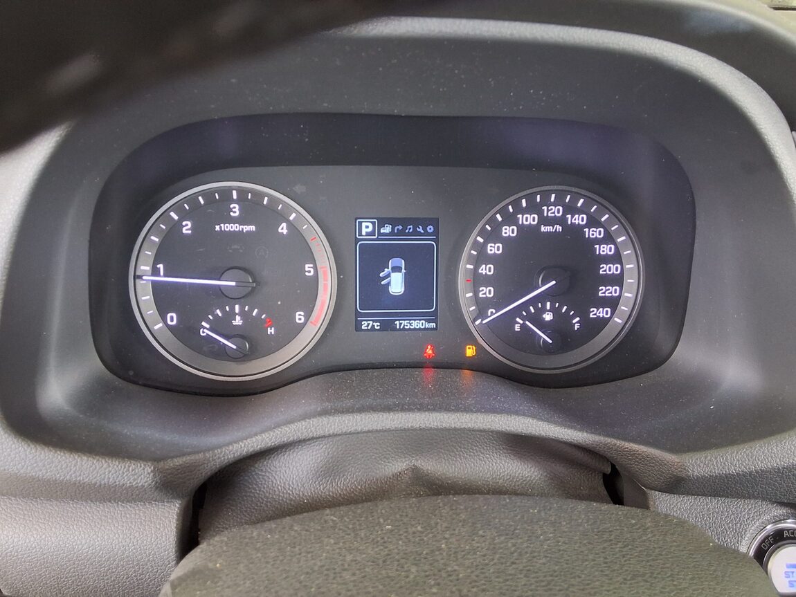 HYUNDAI ALL NEW TUCSON DIESEL R2.0 2WD MODERN 2016 - zdjęcie 9