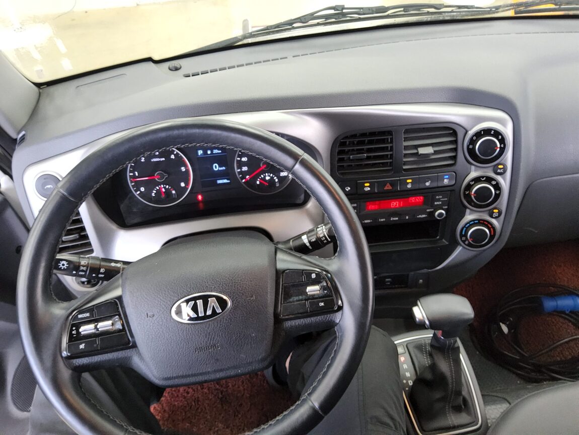 KIA THE NEW BONGO III CARGO WORK-THROUGH VAN 2020 - zdjęcie 15