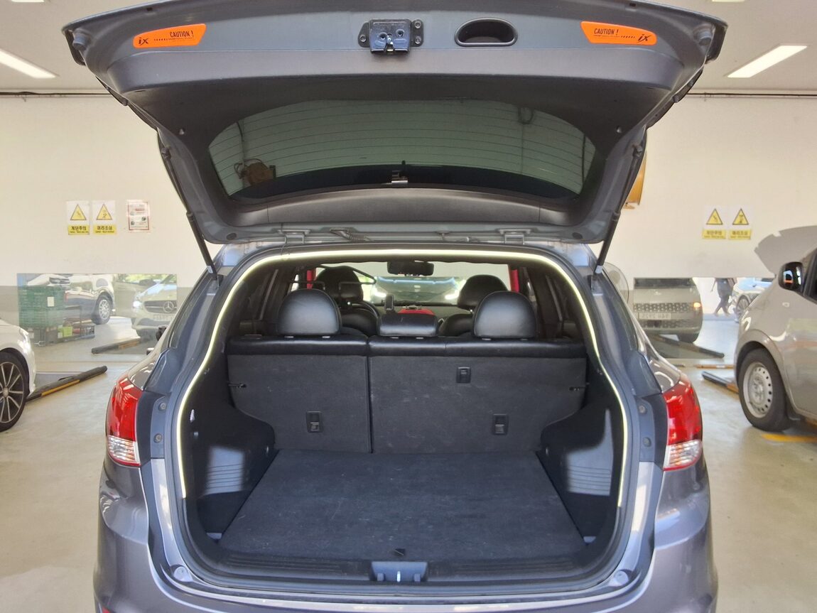 HYUNDAI TUCSON ix DIESEL R20 2WD LX20 PREMIER 2010 - zdjęcie 15