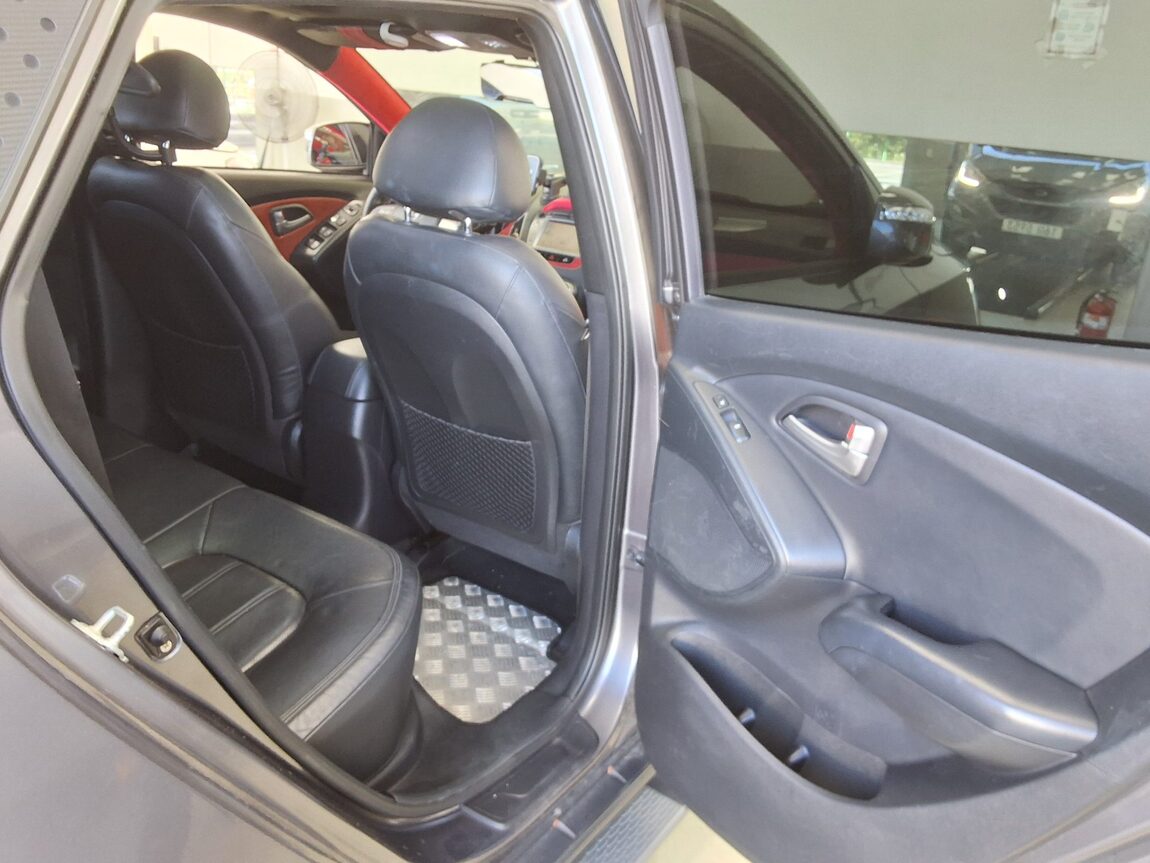 HYUNDAI TUCSON ix DIESEL R20 2WD LX20 PREMIER 2010 - zdjęcie 13
