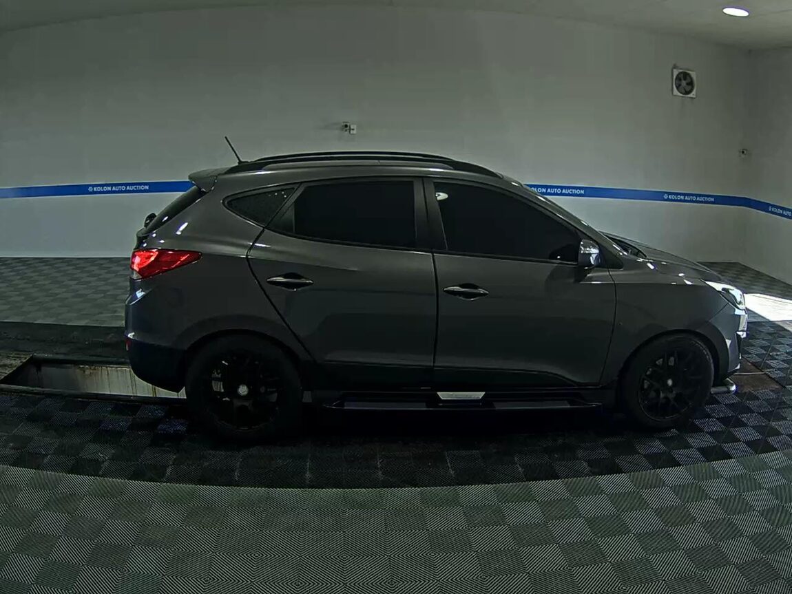 HYUNDAI TUCSON ix DIESEL R20 2WD LX20 PREMIER 2010 - zdjęcie 4