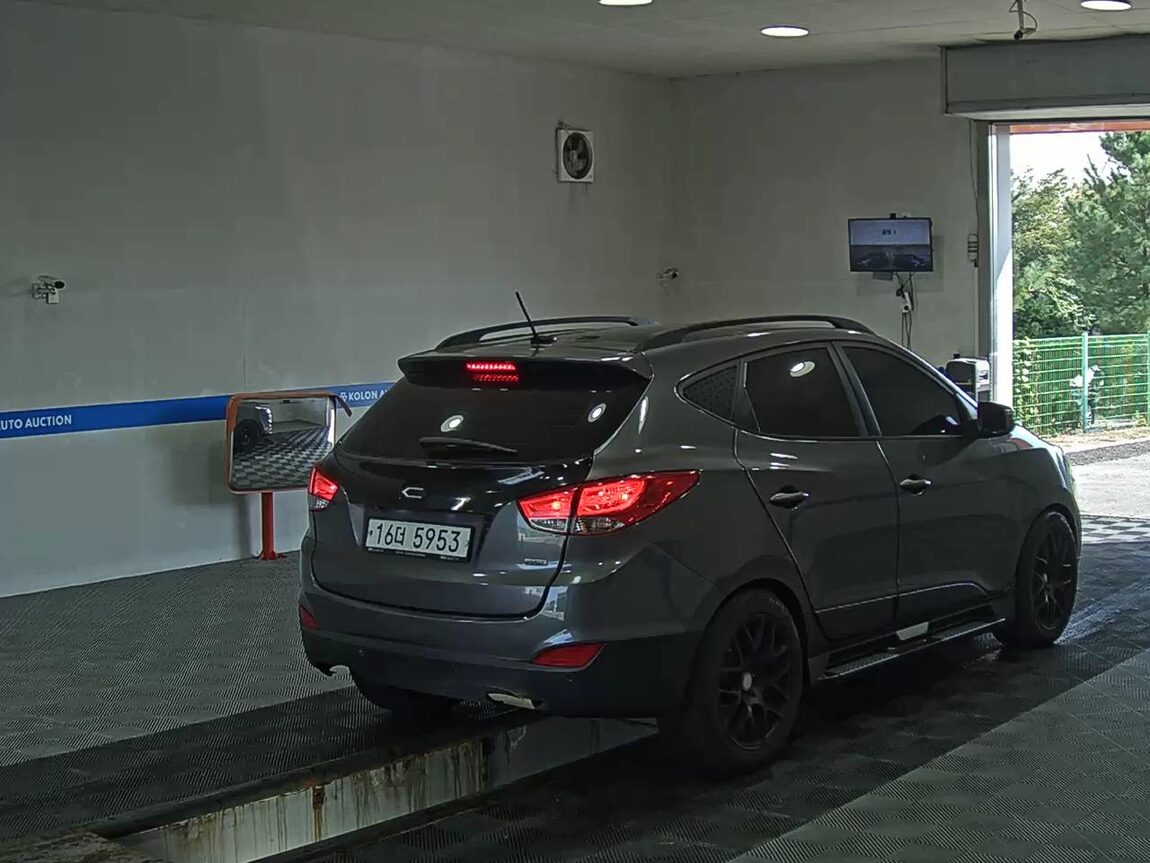 HYUNDAI TUCSON ix DIESEL R20 2WD LX20 PREMIER 2010 - zdjęcie 5