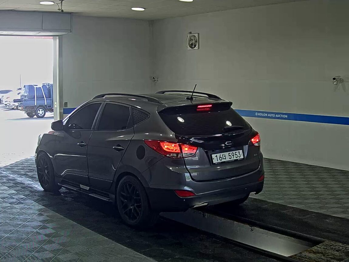 HYUNDAI TUCSON ix DIESEL R20 2WD LX20 PREMIER 2010 - zdjęcie 6