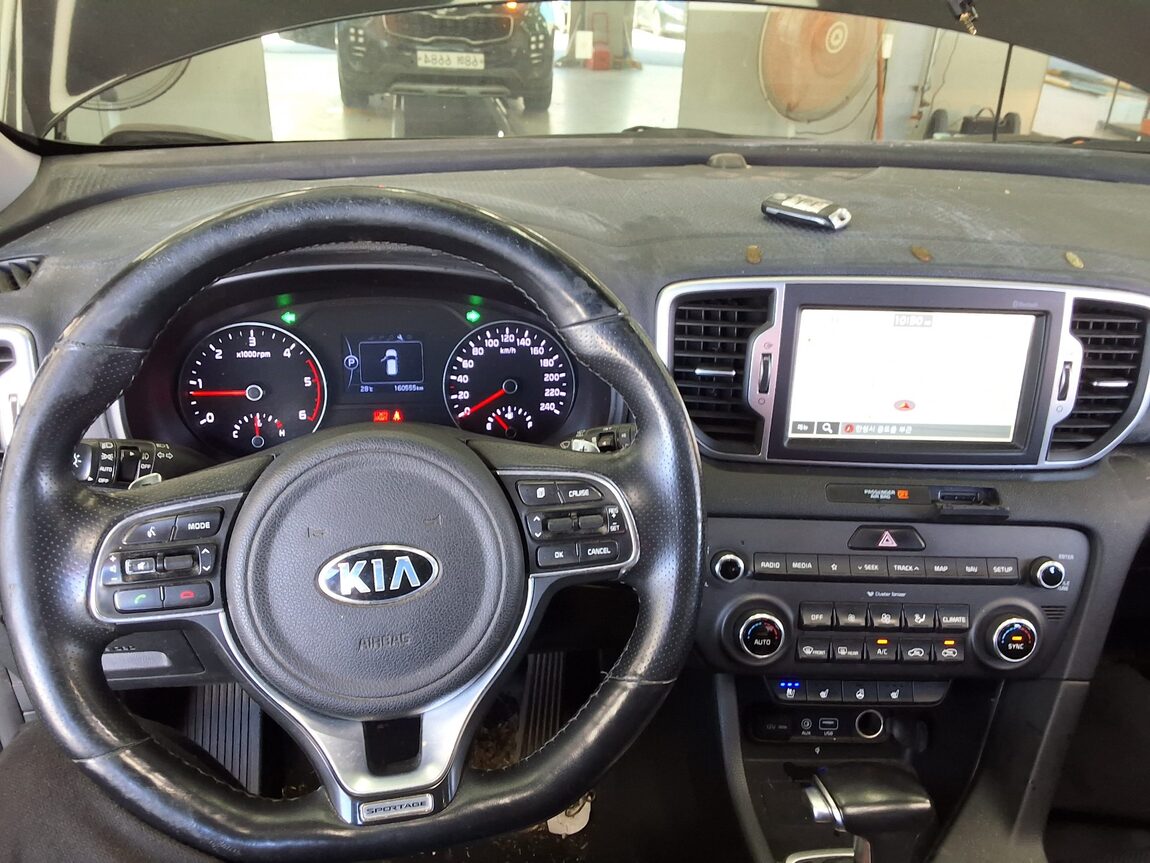 KIA NEW SPORTAGE 1.7 2WD NOBLESSE 2018 - zdjęcie 19