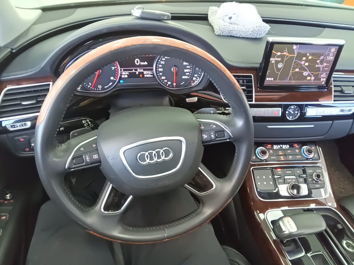 AUDI A8 (3RD GEN) 3.0 TFSI QUATTRO LWB 2012 - zdjęcie 16