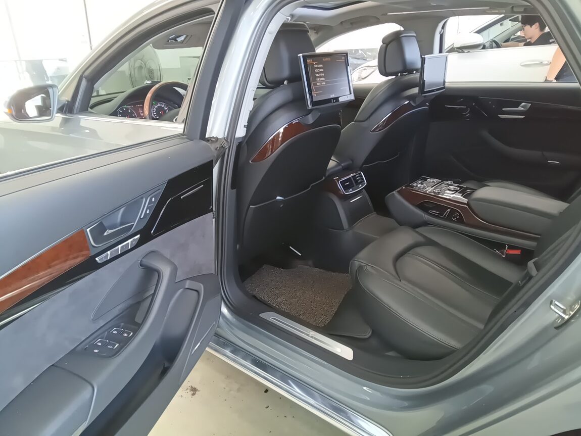 AUDI A8 (3RD GEN) 3.0 TFSI QUATTRO LWB 2012 - zdjęcie 12