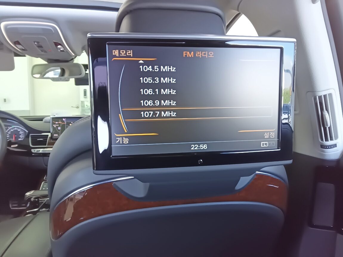 AUDI A8 (3RD GEN) 3.0 TFSI QUATTRO LWB 2012 - zdjęcie 19