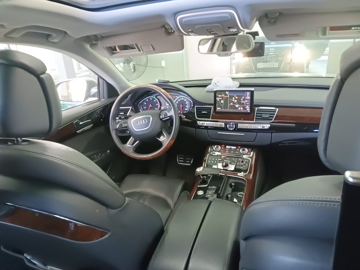 AUDI A8 (3RD GEN) 3.0 TFSI QUATTRO LWB 2012 - zdjęcie 21