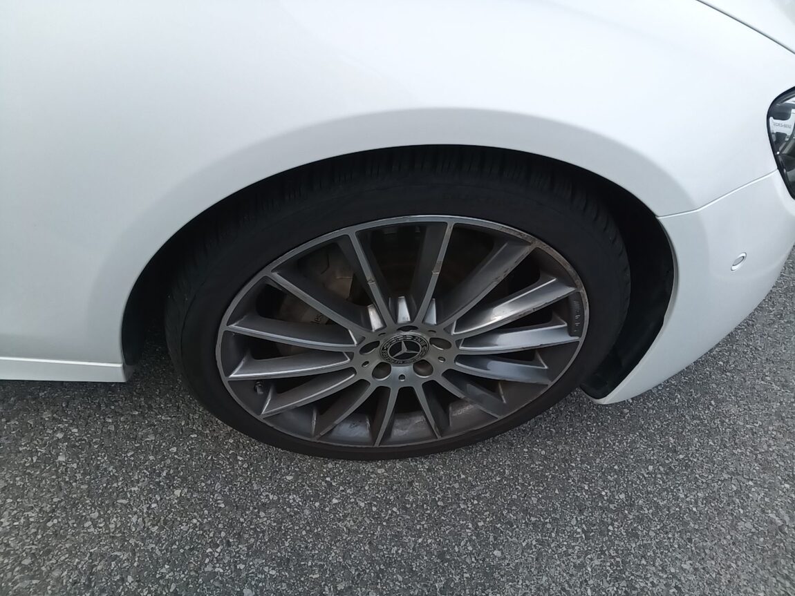 MERCEDES-BENZ E-CLASS (5TH GEN) E350 4MATIC AMG LINE 2021 - zdjęcie 25